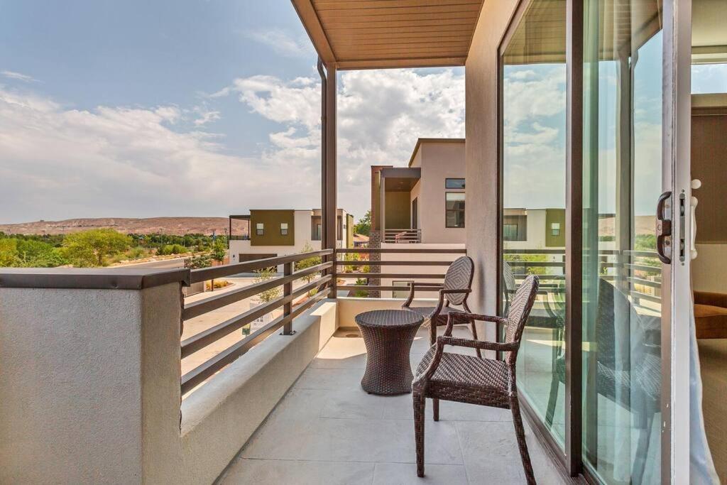 Villa #15 Pet Friendly! Year Round Heated Pool & Hot Tub! Upper Patios! Saint George Extérieur photo