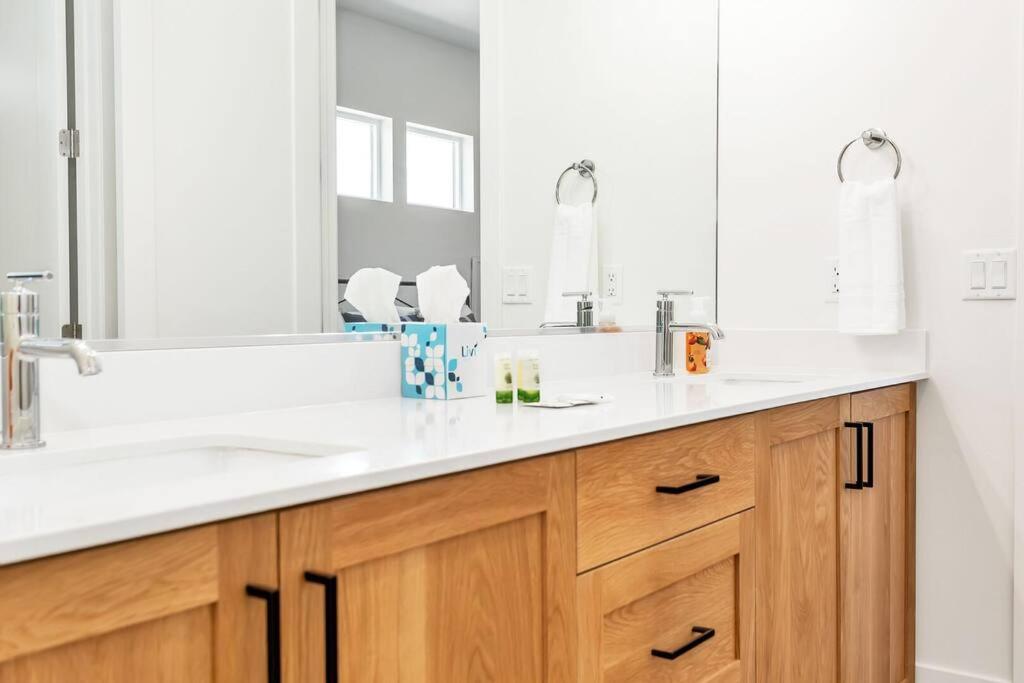 Villa #15 Pet Friendly! Year Round Heated Pool & Hot Tub! Upper Patios! Saint George Extérieur photo