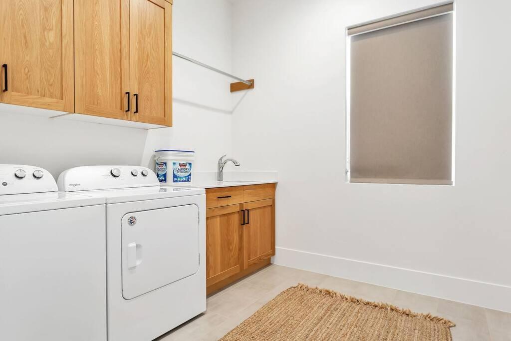 Villa #15 Pet Friendly! Year Round Heated Pool & Hot Tub! Upper Patios! Saint George Extérieur photo