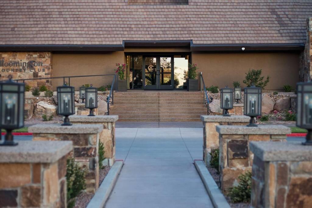 Villa #15 Pet Friendly! Year Round Heated Pool & Hot Tub! Upper Patios! Saint George Extérieur photo